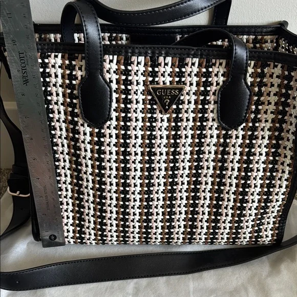 Guess Black and White Satchel with Bold Geometric Design - Picture 5 of 5